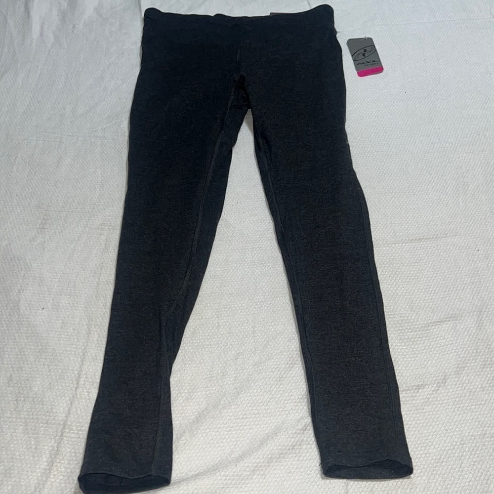 BNWT N.Y.L. Sport 28” Inseam Cotton/Spandex Grayish Black Leggings Large